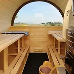 Landhaus Meer * نايهالينجازييل
